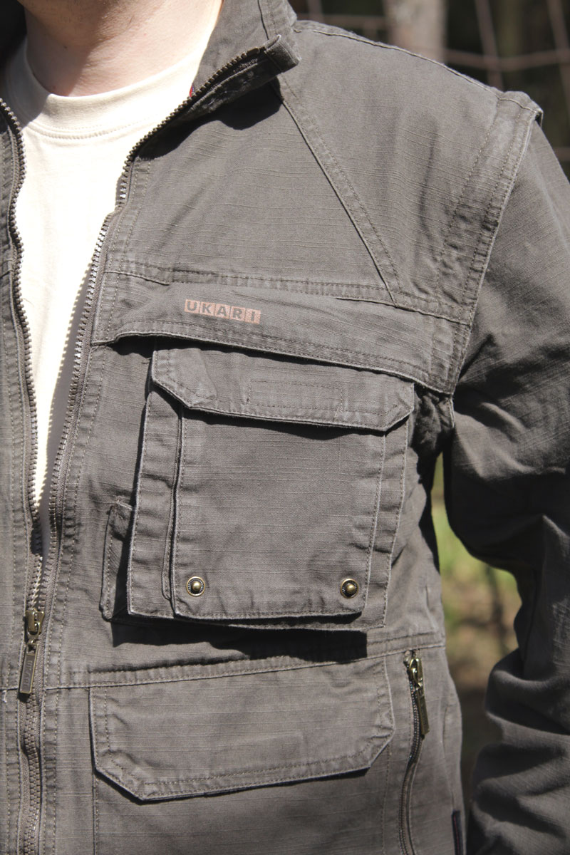 Фотография нагрудного кармана куртки УКАРИ